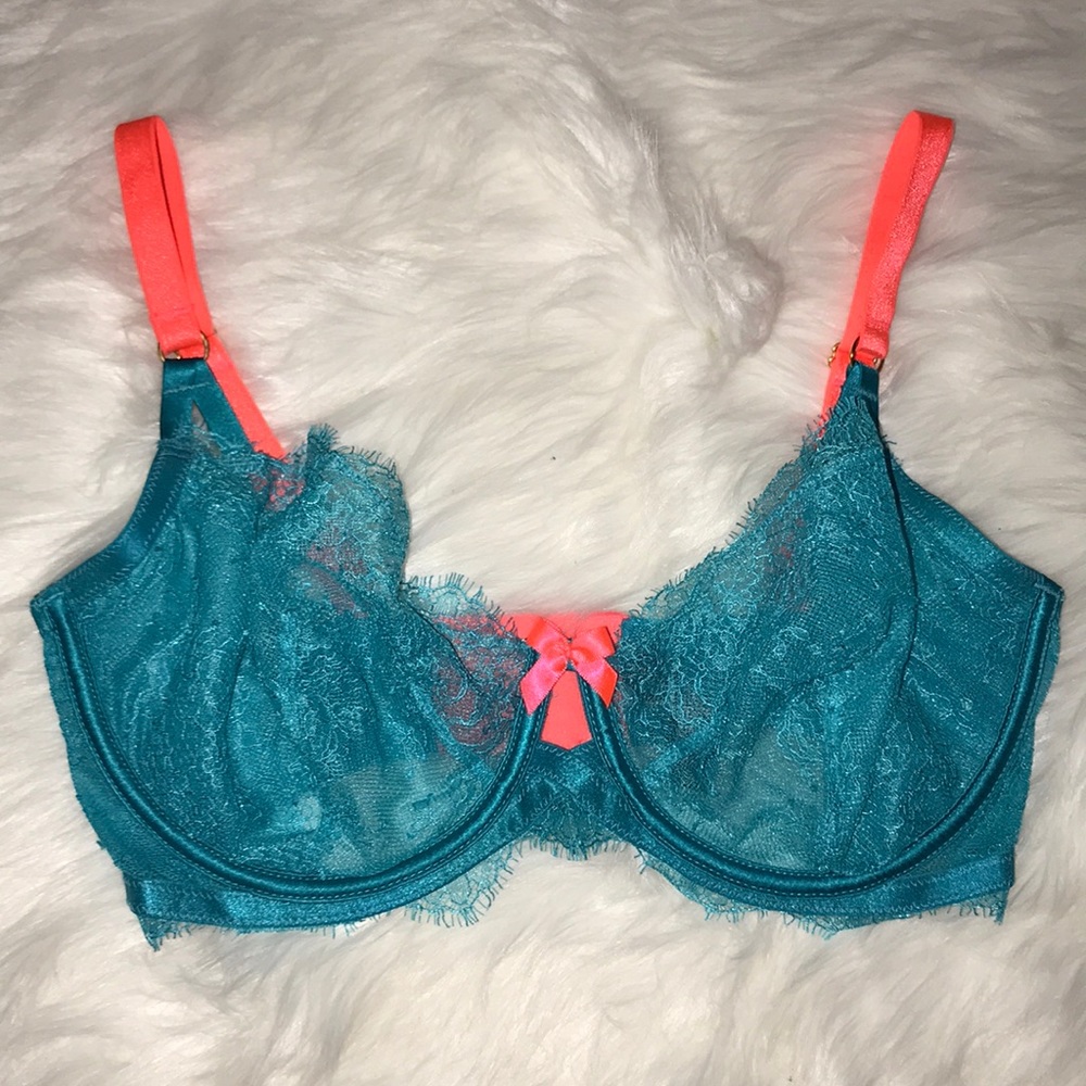 Victoria’s Secret bra